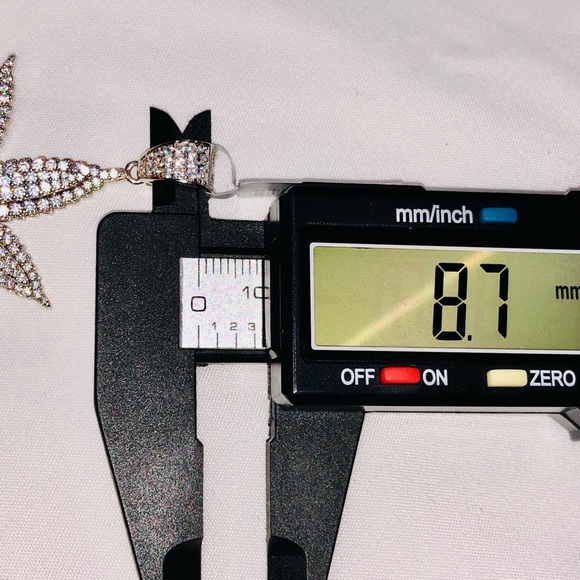 Leaf pendant for men, VVS clarity custom made Swarovski Crystal charm, hiphop - Picture 3 of 7